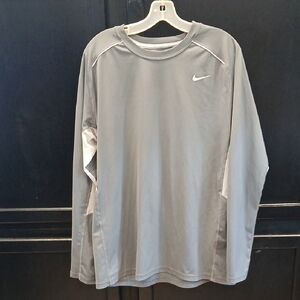 Nike Men's Gray Long Sleeve Shirt